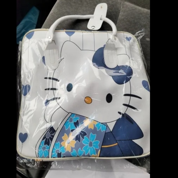 🆕 **Just In** Hello Kitty Tote. - Picture 3 of 8